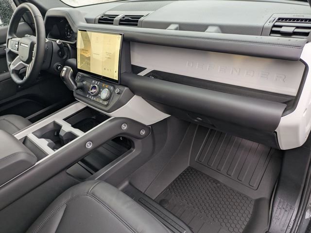 New 2026 Land Rover Defender 110 X-Dynamic SE image 19