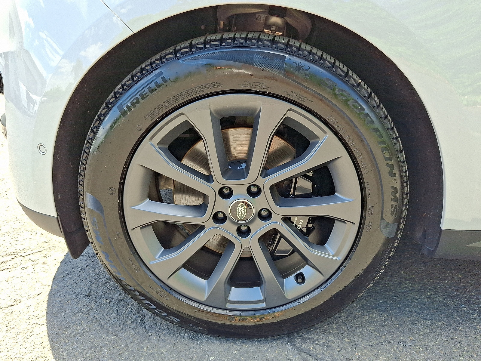 Used 2025 Land Rover Range Rover Sport SE image 10