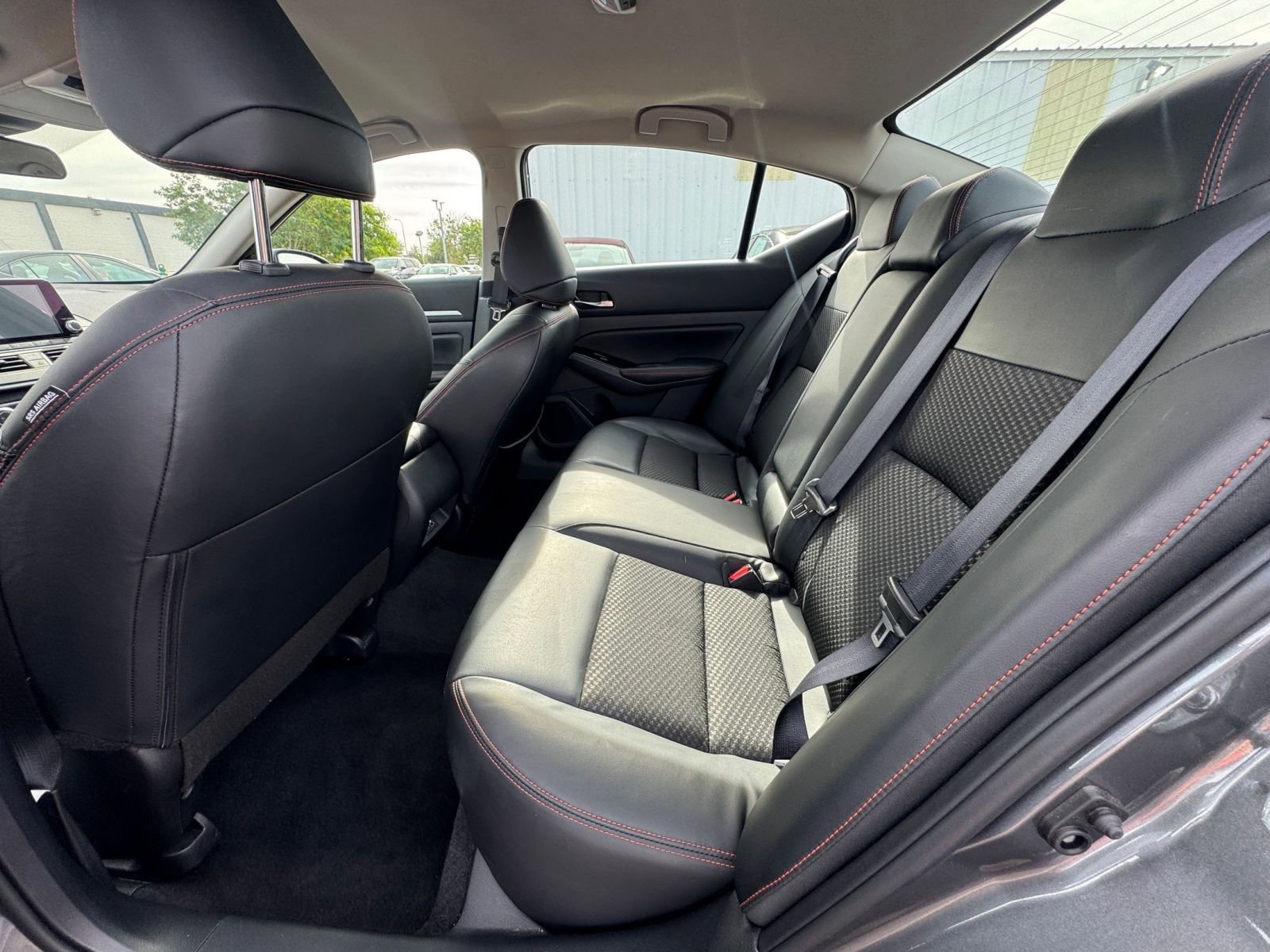 Used 2025 Nissan Altima 2.5 SR image 25