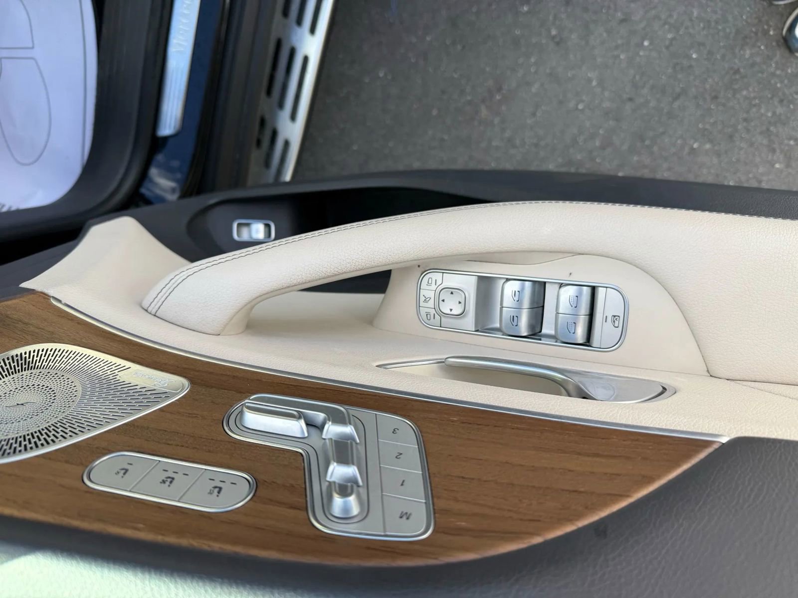 Used 2020 Mercedes-Benz GLS 450 4MATIC image 27