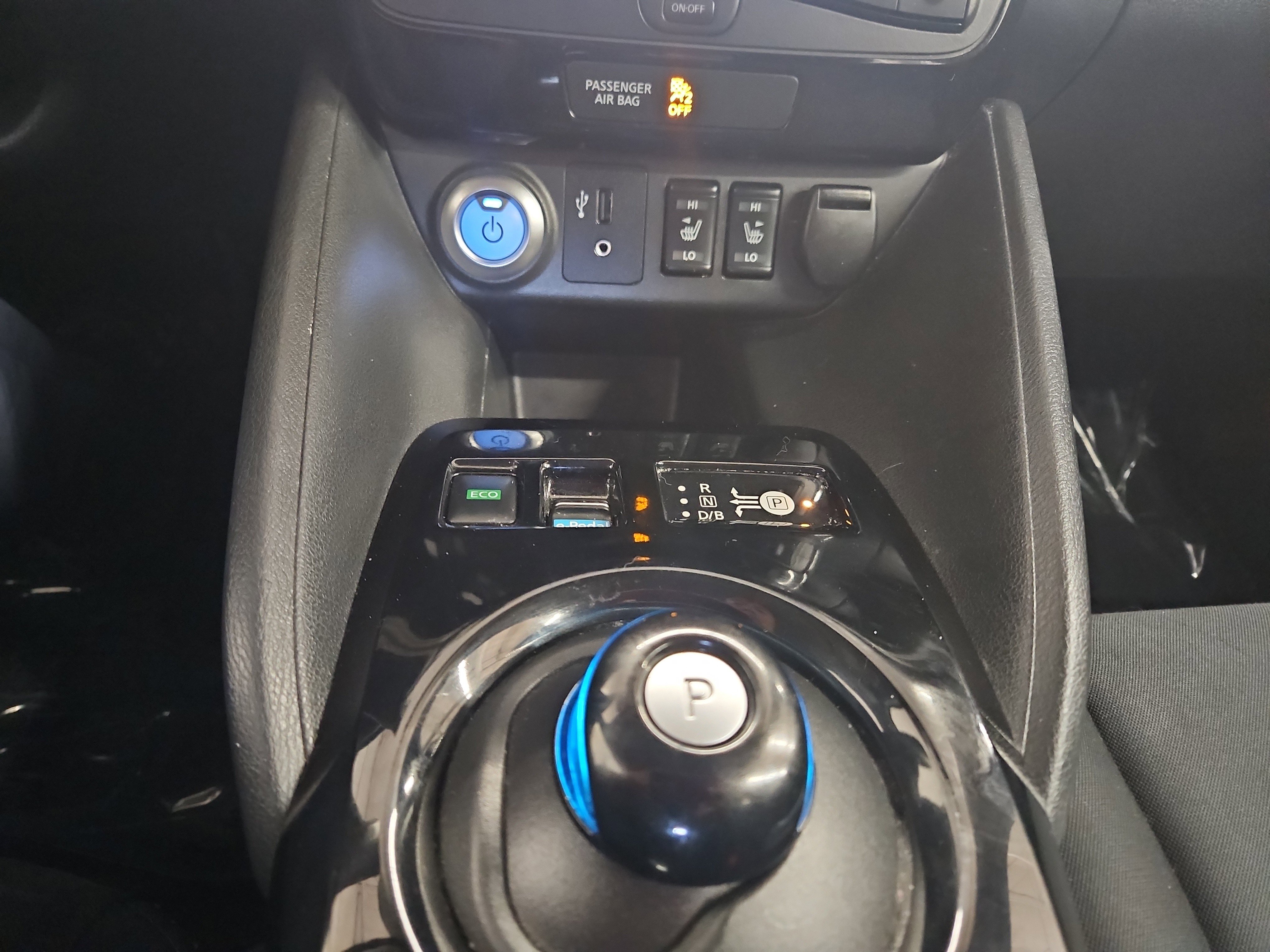 Used 2019 Nissan Leaf SV w/ SV Technology Package image 18