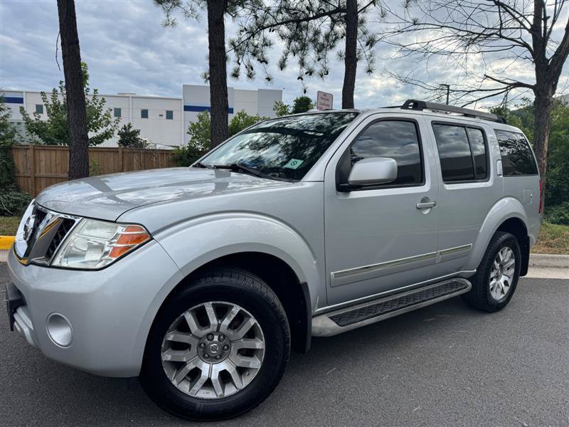 Used 2011 Nissan Pathfinder LE w/ Protection Pkg AWD/4WD image 2