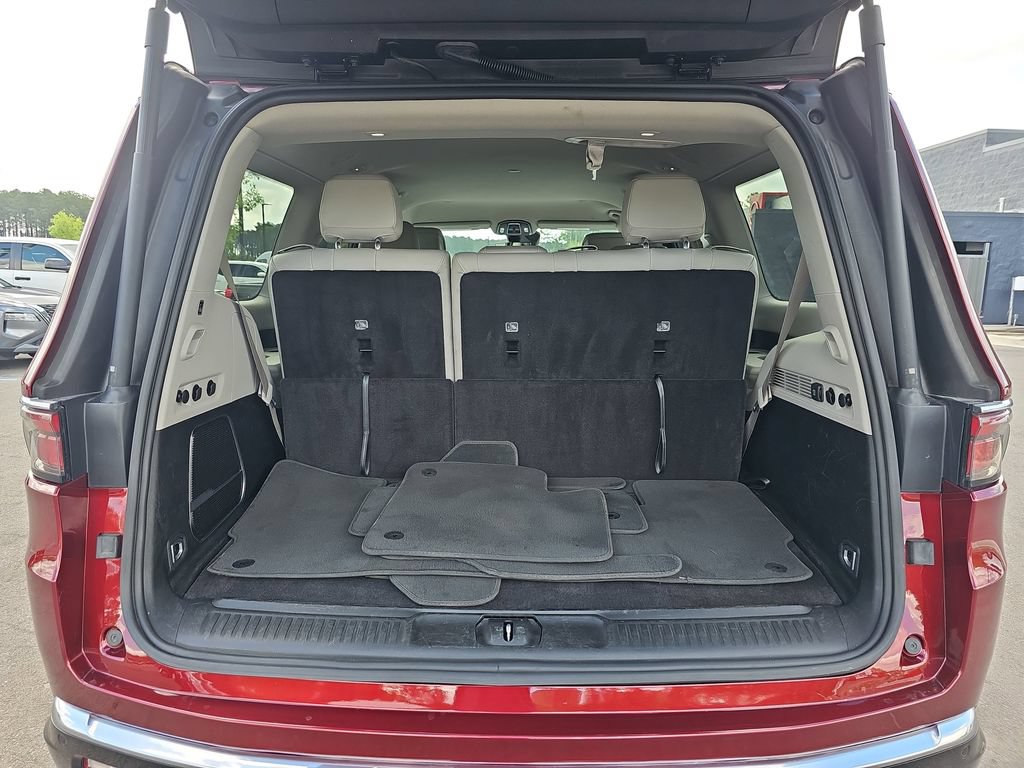 Used 2024 Jeep Wagoneer Series II w/ Flexible Seating Group RWD image 17