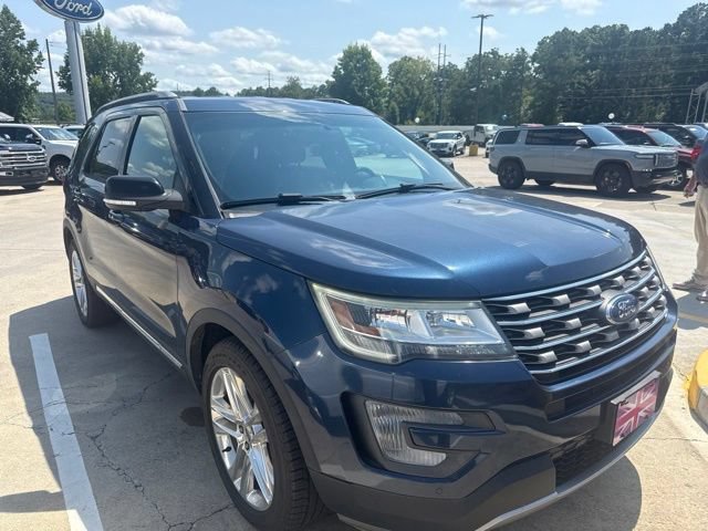 Used 2017 Ford Explorer XLT w/ Equipment Group 202A FWD video 3