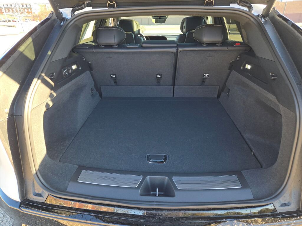 New 2026 Cadillac Lyriq Premium Sport image 17