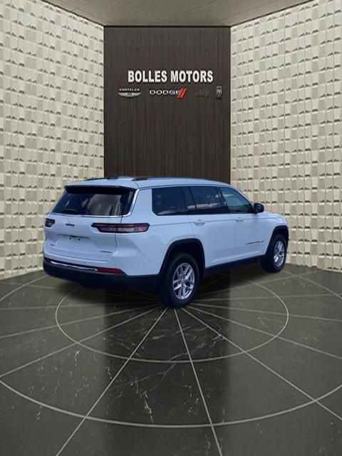 Certified 2023 Jeep Grand Cherokee L Laredo w/ Luxury Tech Group I AWD/4WD image 4