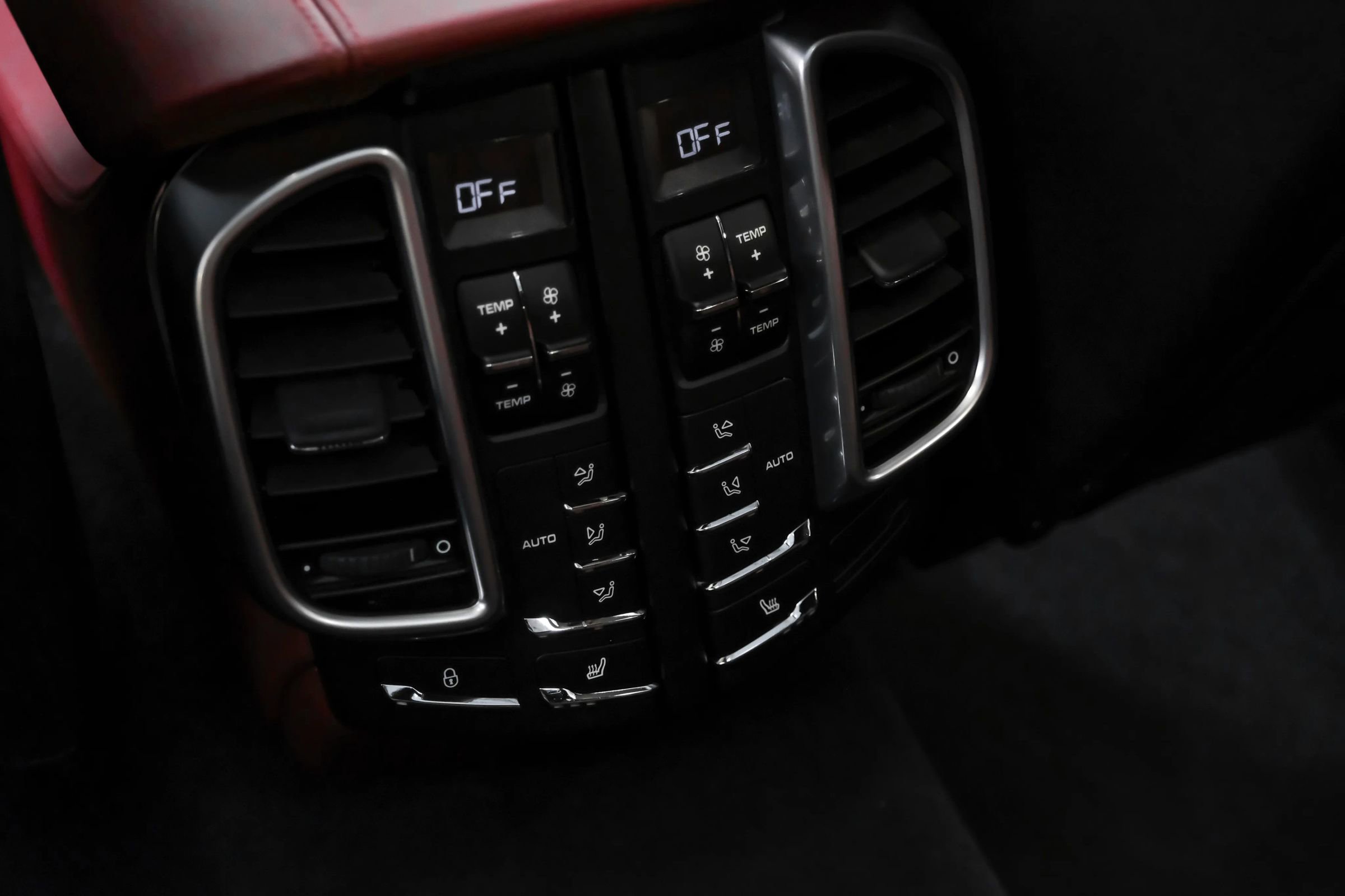 Used 2017 Porsche Cayenne GTS image 30