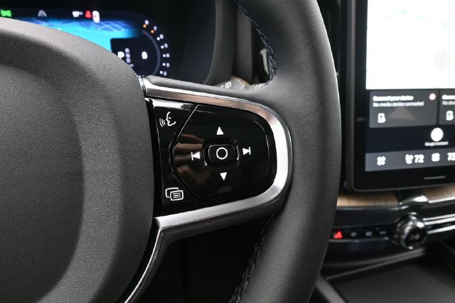 New 2027 Volvo XC60 B5 Core AWD/4WD image 23