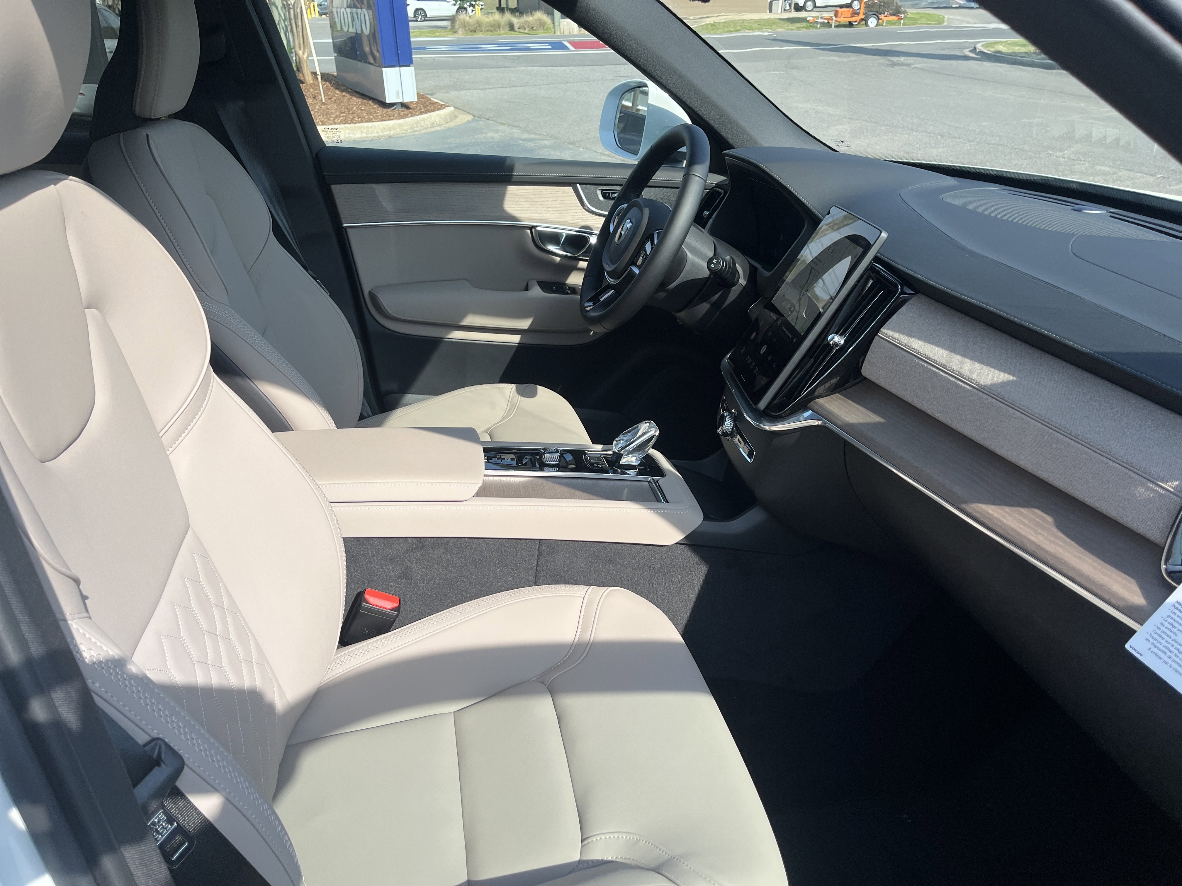 New 2026 Volvo XC90 T8 Core w/ Protection Package Premier AWD/4WD image 25