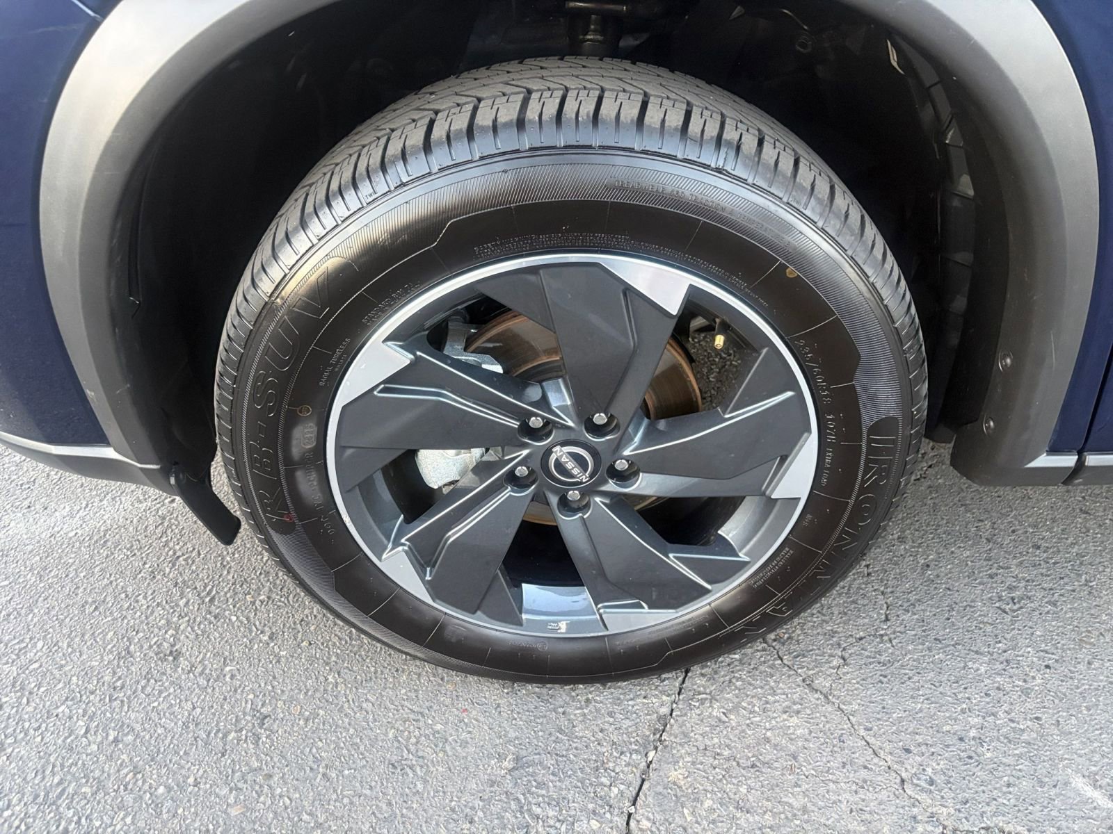 Used 2025 Nissan Rogue SV image 32