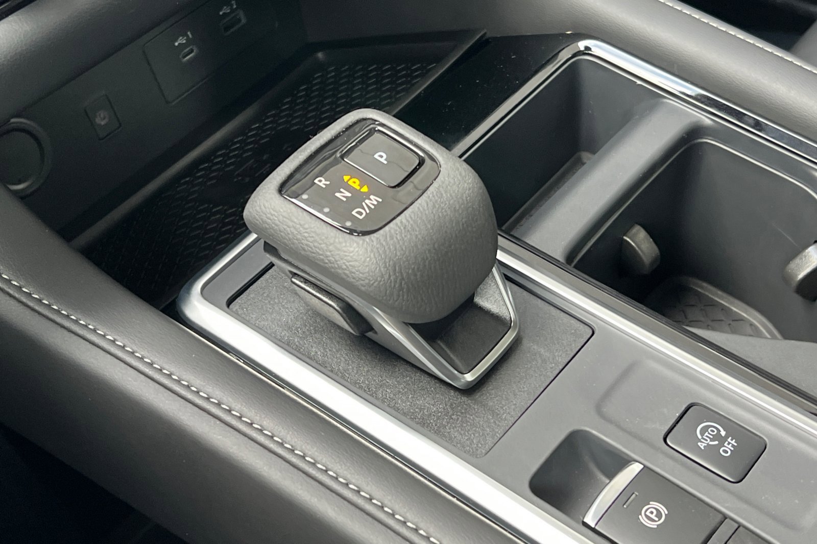 New 2025 Nissan Pathfinder SL w/ Lighting Package (N92) image 26