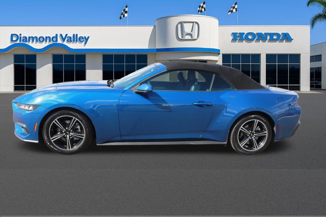 Used 2024 Ford Mustang Convertible image 8