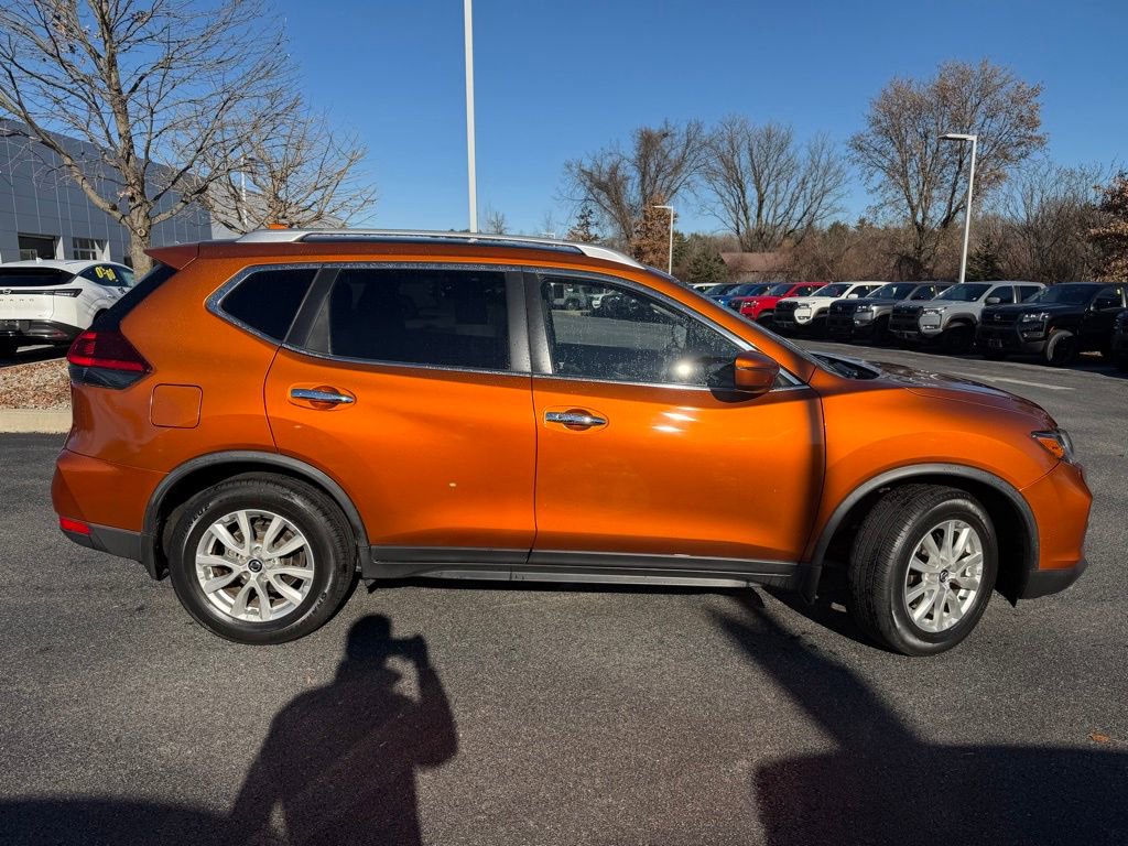 Used 2019 Nissan Rogue SV image 10