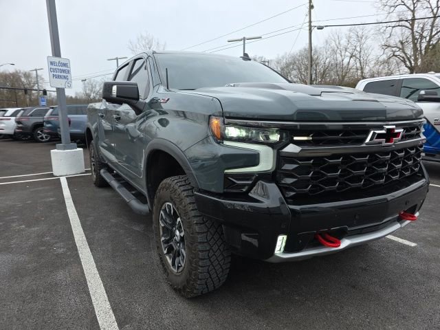 Used 2025 Chevrolet Silverado 1500 ZR2 image 3