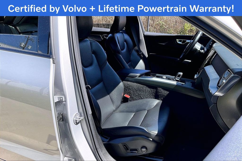 Used 2025 Volvo XC60 B5 Plus image 10
