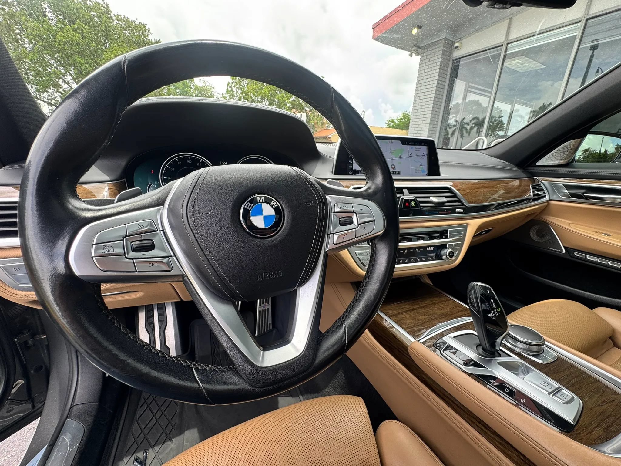 Used 2016 BMW 750i xDrive AWD/4WD image 25