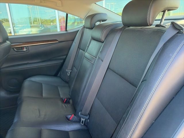 Used 2015 Lexus ES 350 350 w/ Luxury Package image 17