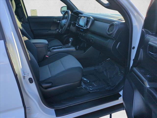 Used 2022 Toyota Tacoma TRD Off-Road AWD/4WD image 19