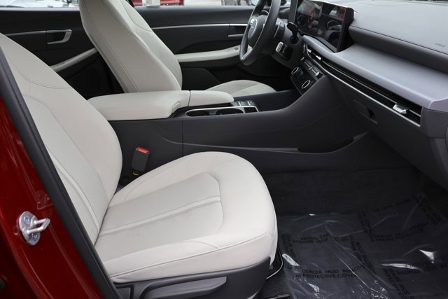 Certified 2025 Hyundai Sonata SEL image 28
