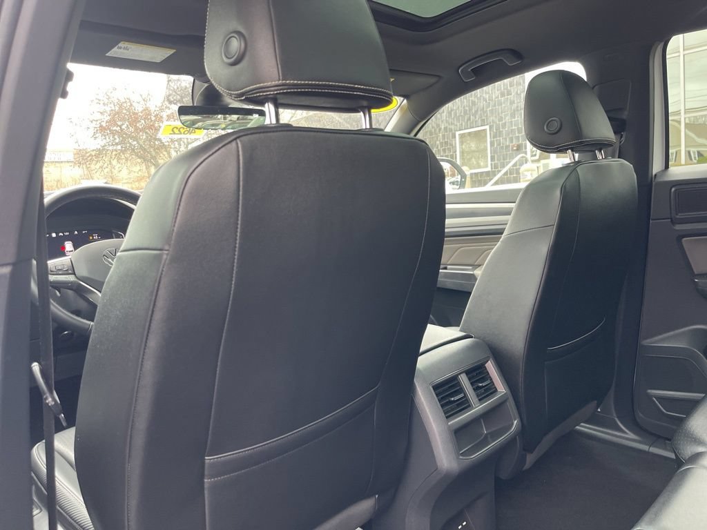 Used 2023 Volkswagen Atlas Cross Sport SEL AWD/4WD image 20