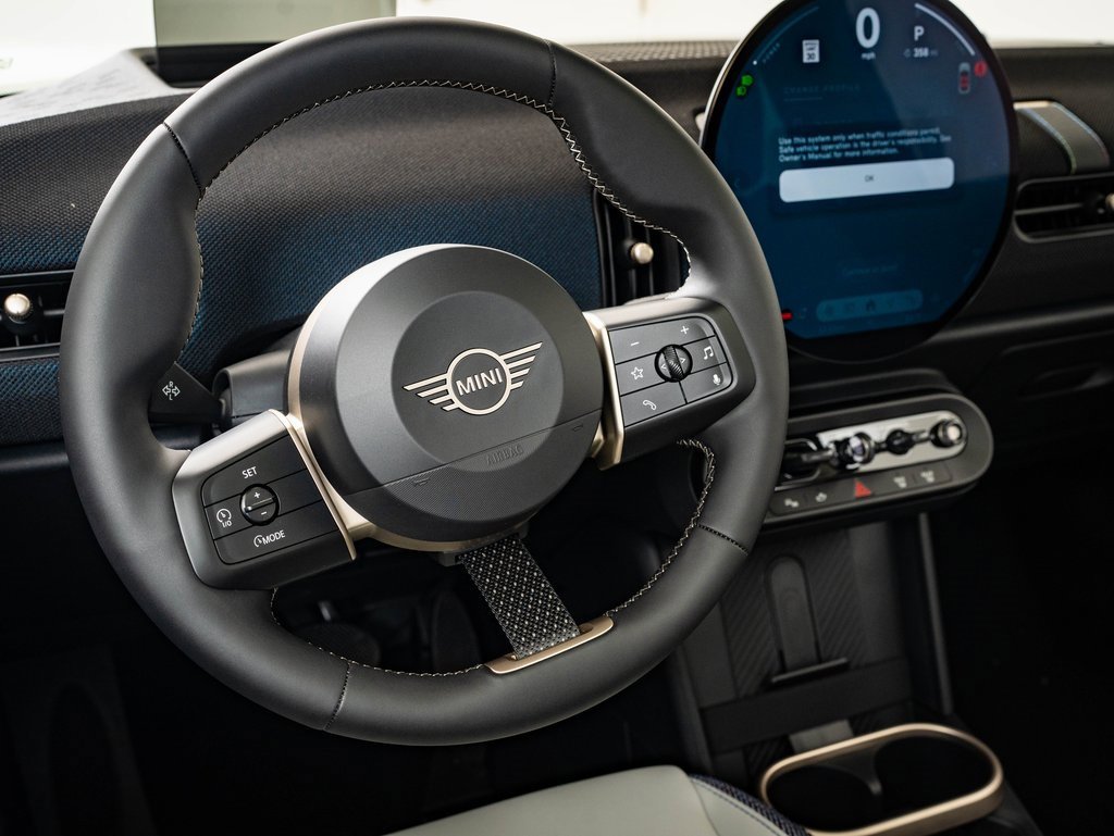 Certified 2025 MINI Cooper S image 4