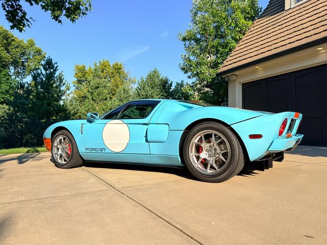 Used 2006 Ford GT RWD image 86