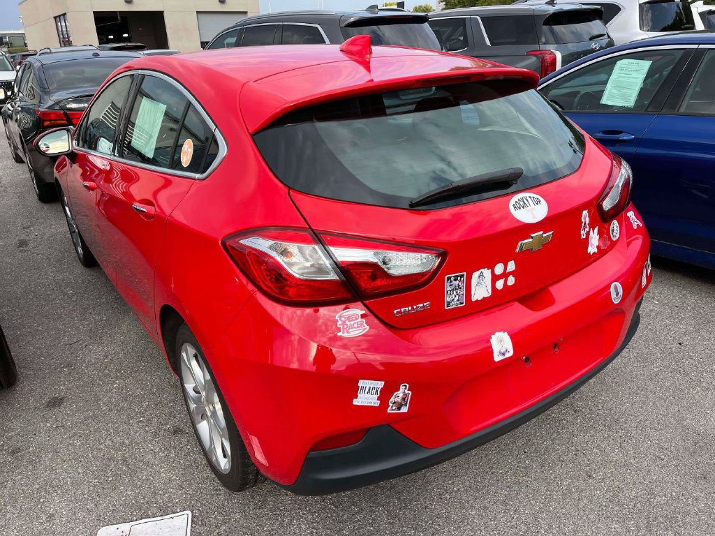Used 2018 Chevrolet Cruze Premier FWD image 3