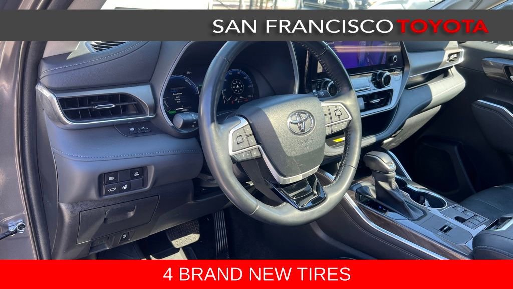 Used 2023 Toyota Highlander Limited image 14
