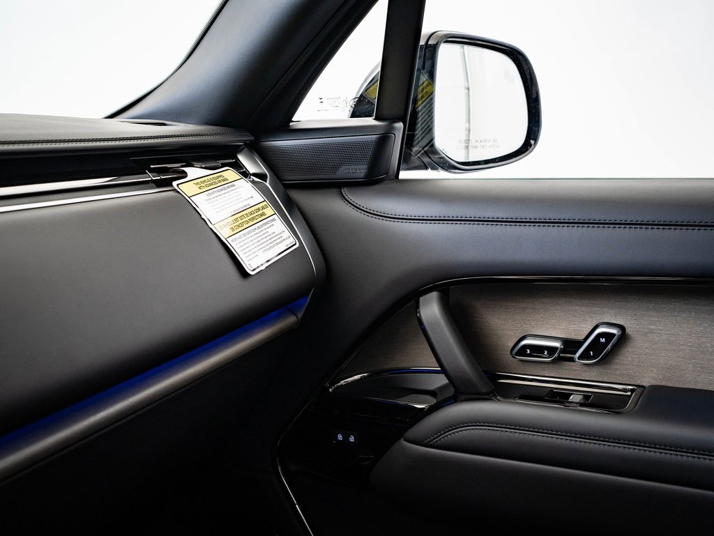 New 2026 Land Rover Range Rover SV image 40