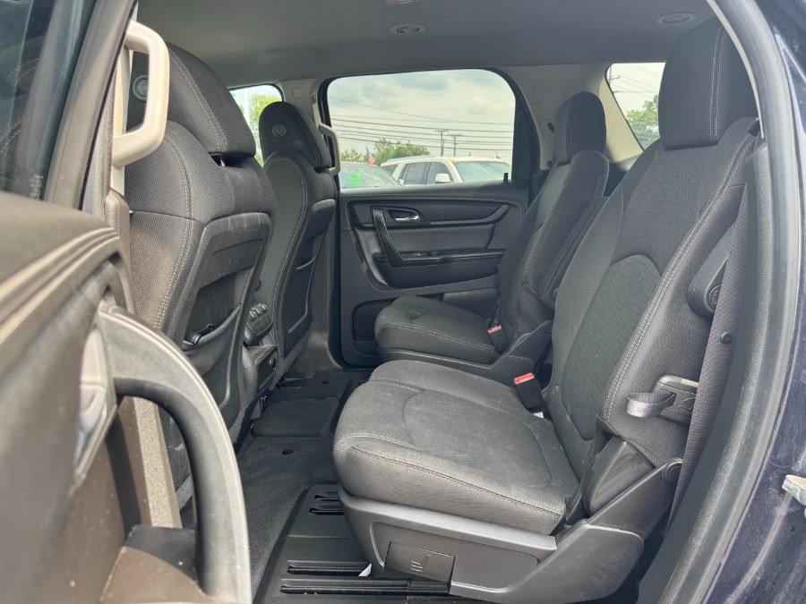 Used 2015 GMC Acadia SLE FWD image 16
