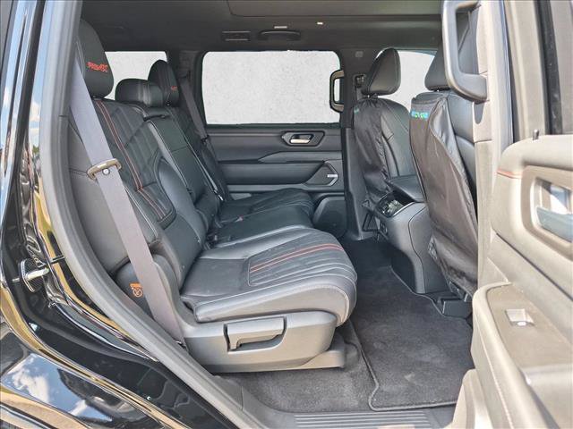 Used 2025 Nissan Armada PRO-4X w/ Pro-4X Premium Package AWD/4WD image 19