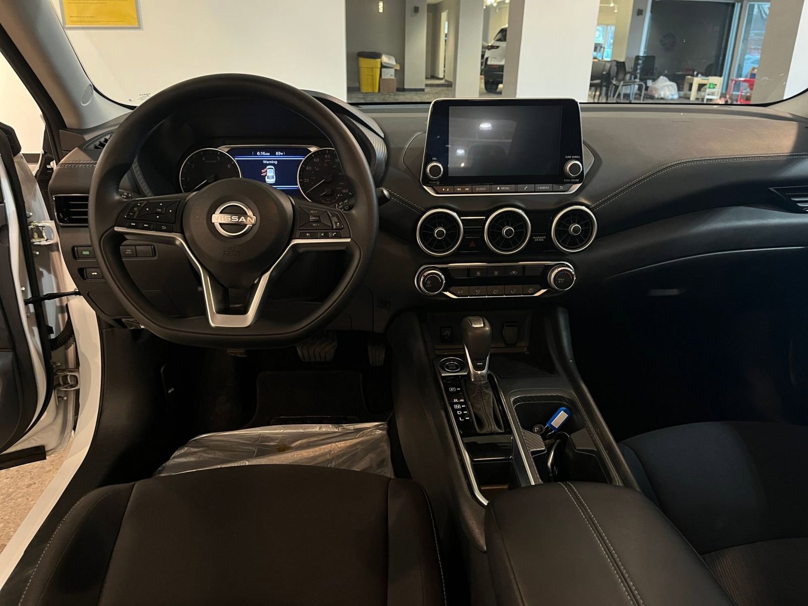 Used 2025 Nissan Sentra SV image 33