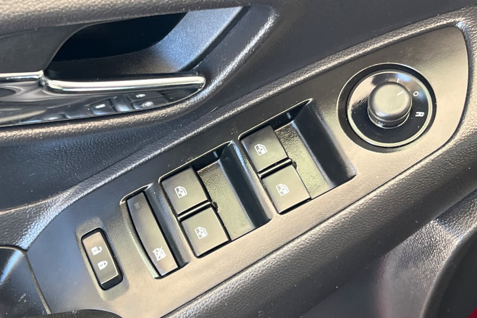 Used 2022 Chevrolet Trax LT w/ LT Convenience Package FWD image 13