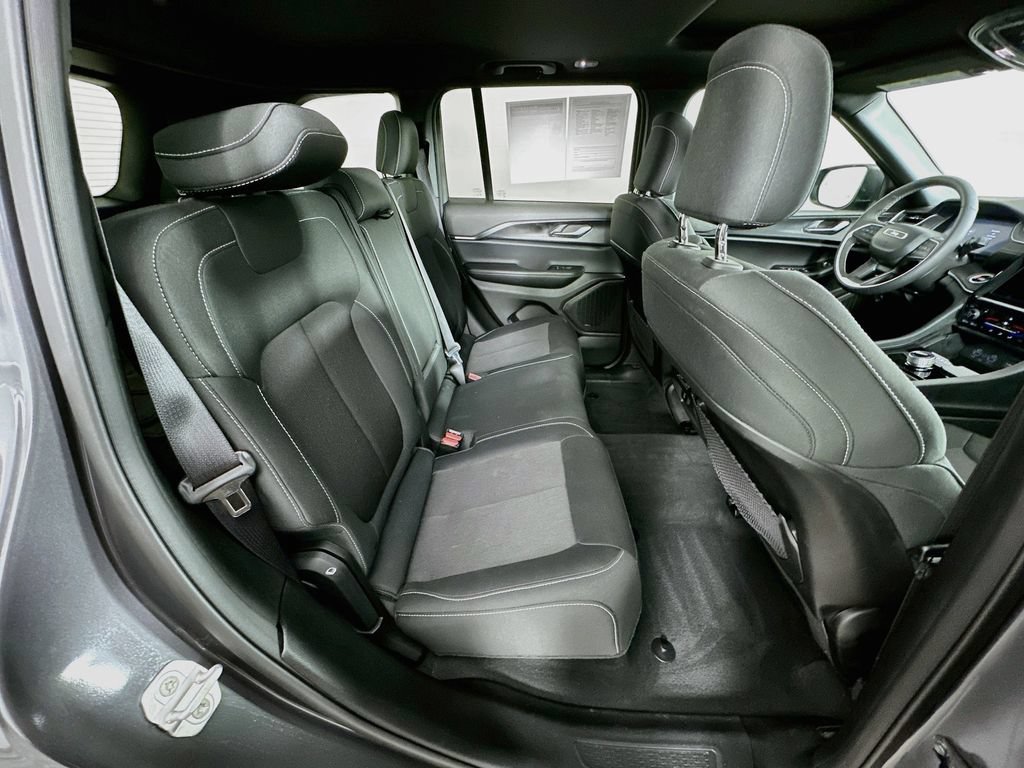 Certified 2025 Jeep Grand Cherokee Laredo X w/ Luxury Tech Group I AWD/4WD image 38