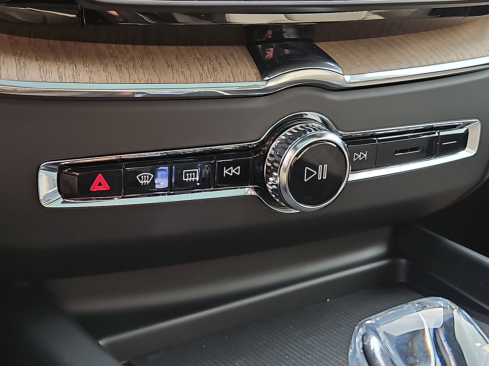 New 2026 Volvo XC60 B5 Plus w/ Protection Package Premier image 14