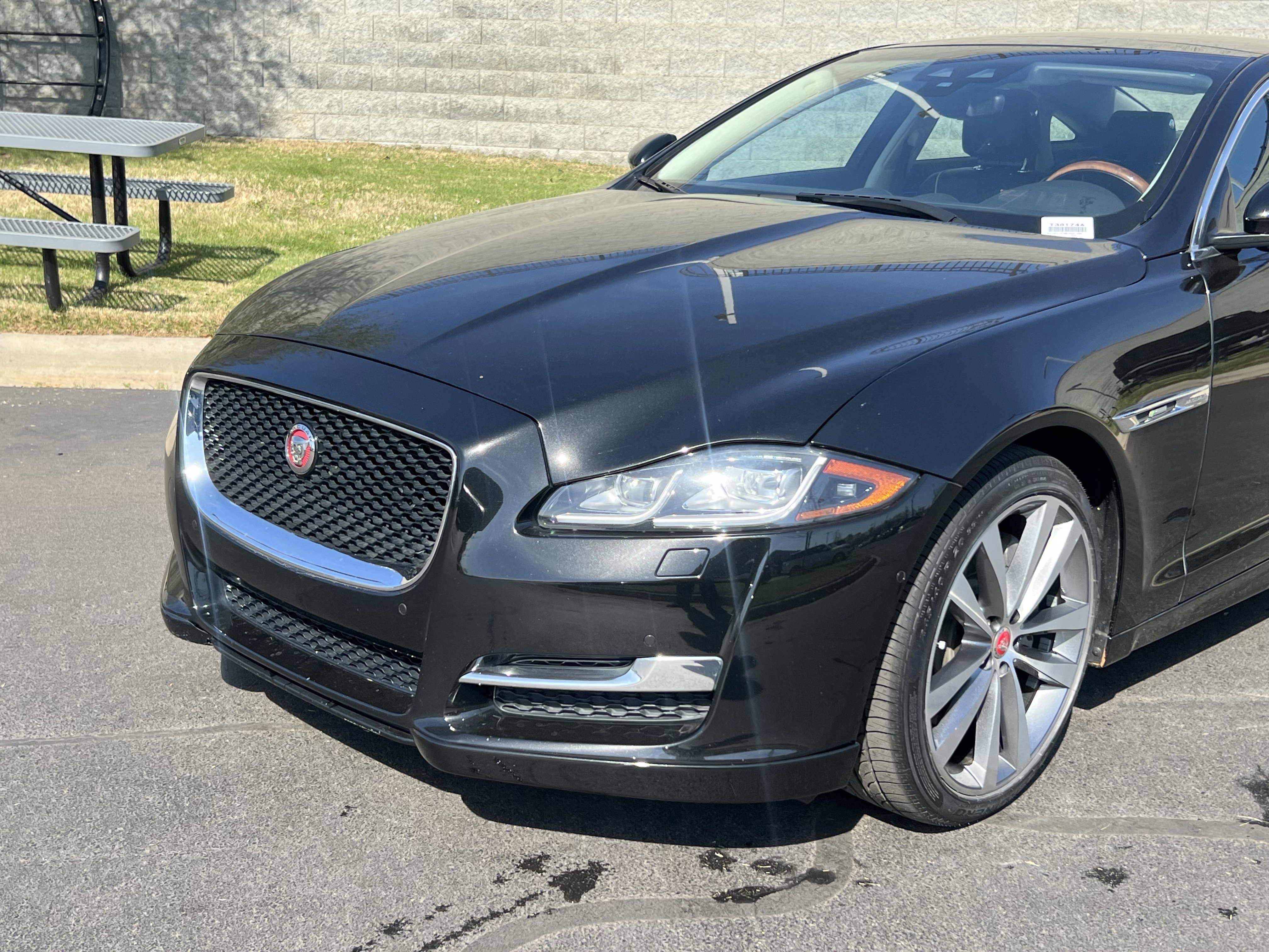 Used 2019 Jaguar XJ R-Sport image 11