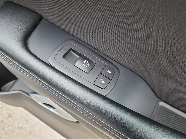 Used 2023 Dodge Challenger SXT image 16