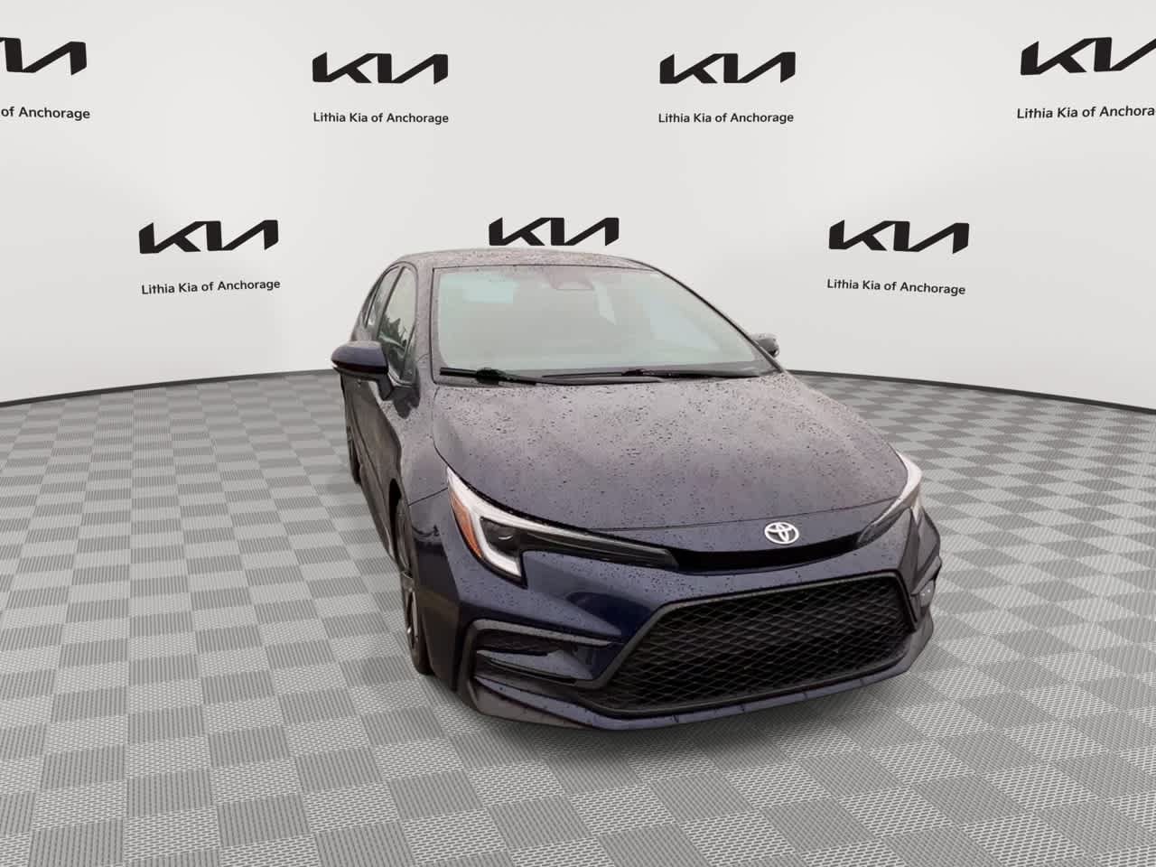 Used 2024 Toyota Corolla SE w/ SE Premium Package FWD image 2