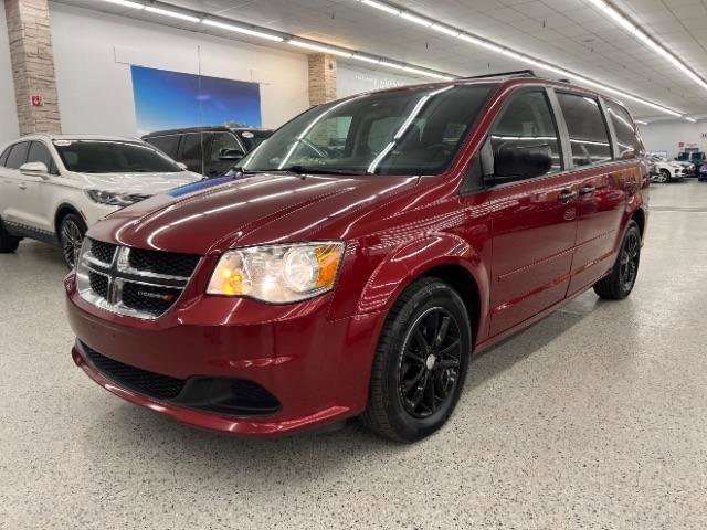 Used 2016 Dodge Grand Caravan SXT image 1