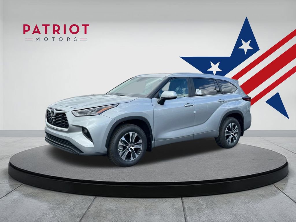 New 2025 Toyota Highlander XLE image 1
