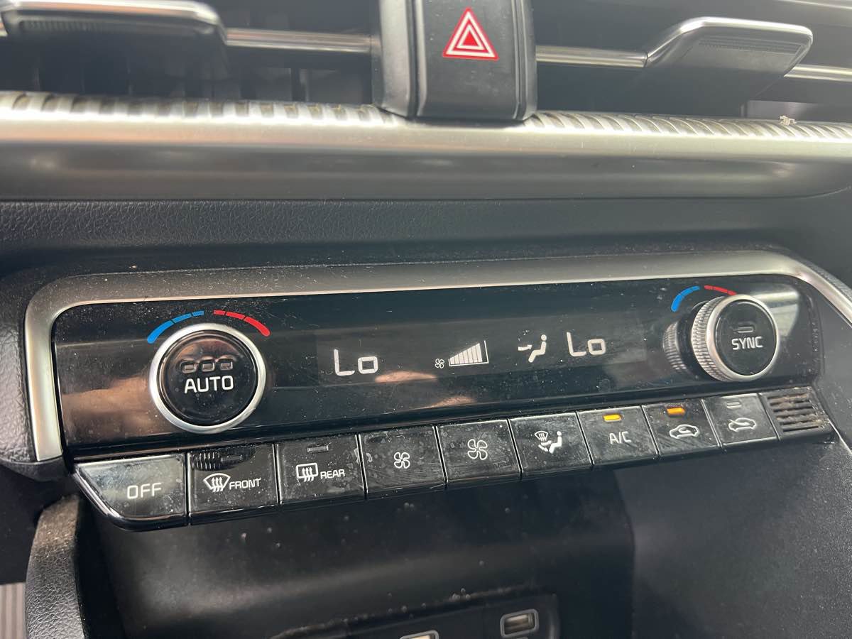 Used 2022 Kia K5 LXS image 17