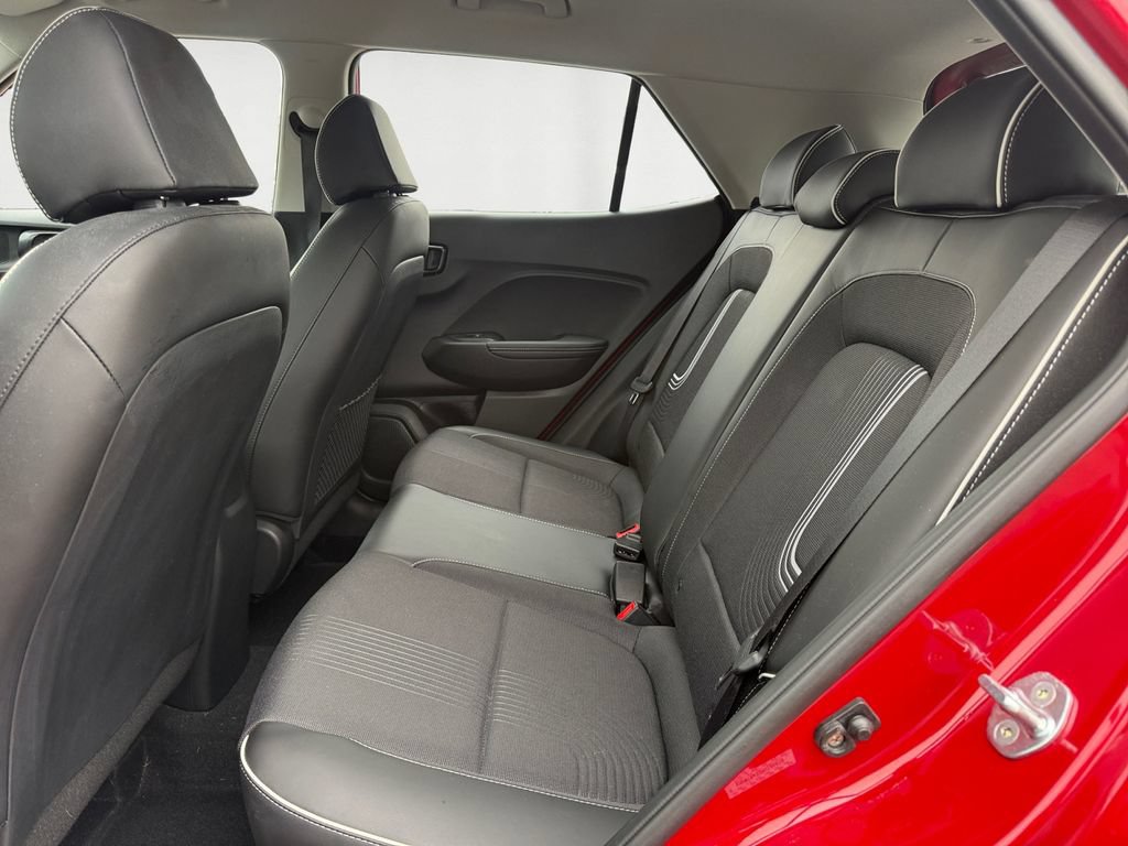 Certified 2022 Hyundai Venue Limited FWD image 14