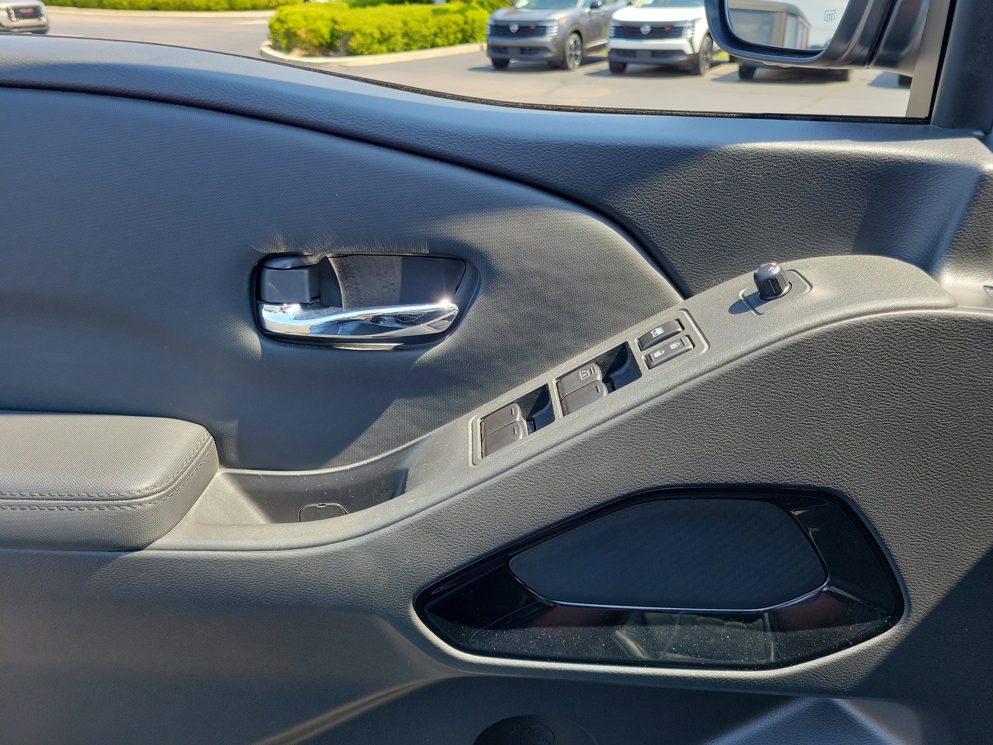 Used 2022 Nissan Frontier PRO-4X w/ Pro-4X Premium Package AWD/4WD image 17