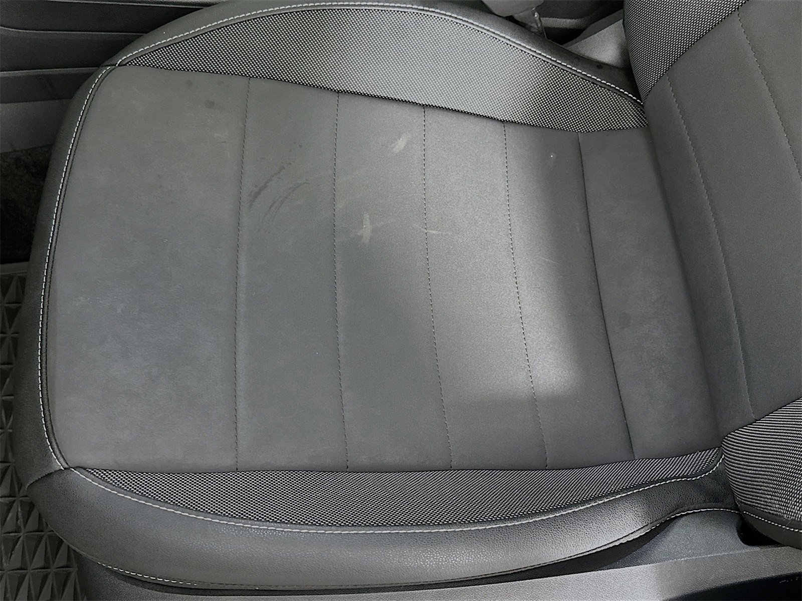 Used 2024 Volkswagen Taos SE w/ Panoramic Sunroof Package image 19