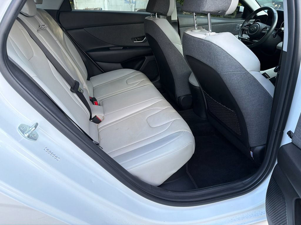 Used 2023 Hyundai Elantra Limited FWD image 15