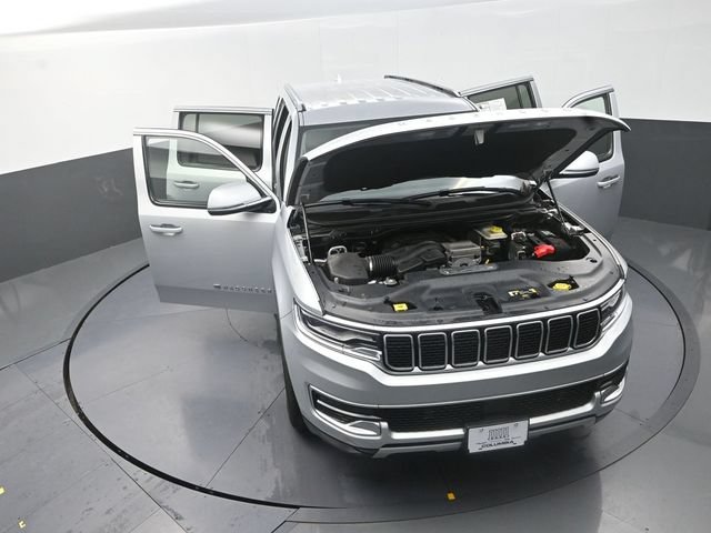 Used 2022 Jeep Wagoneer Series II AWD/4WD image 32