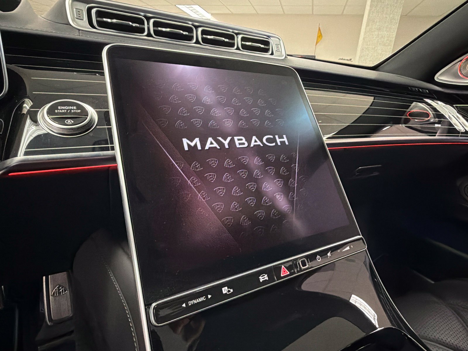 Certified 2025 Mercedes-Benz Maybach S 580 4MATIC image 24
