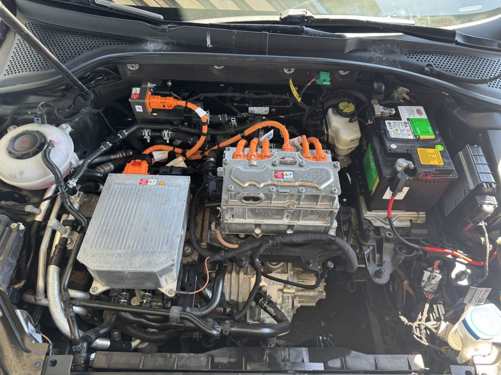 Used 2019 Volkswagen e-Golf SEL Premium image 42