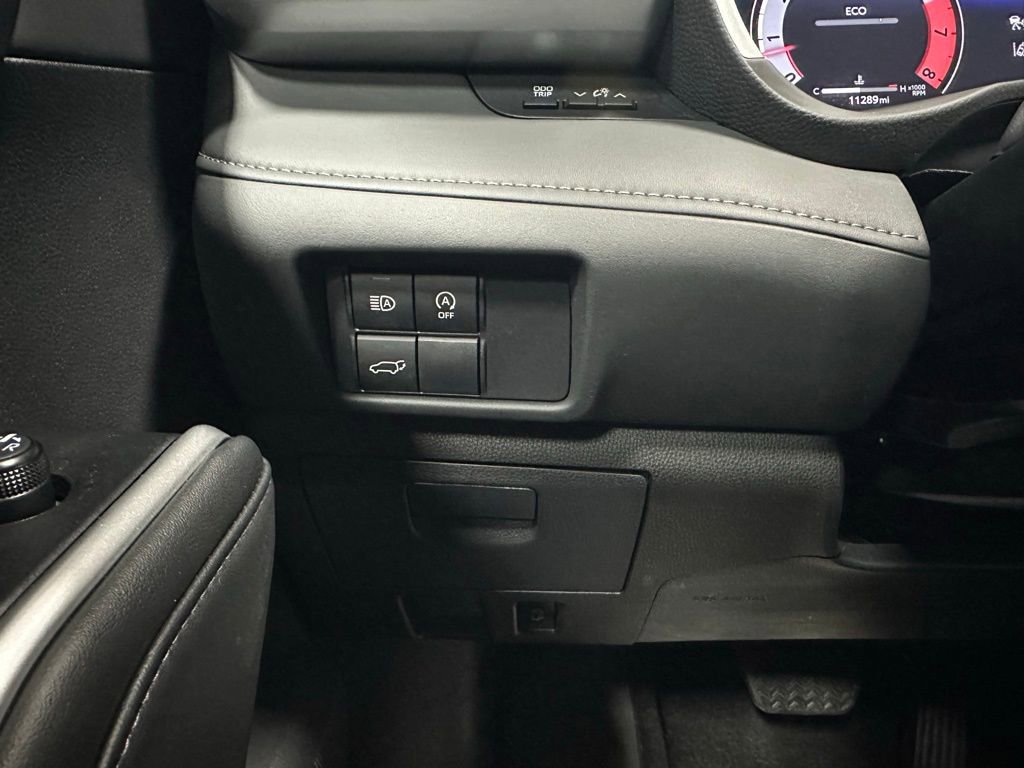 Used 2025 Toyota Highlander XSE image 16