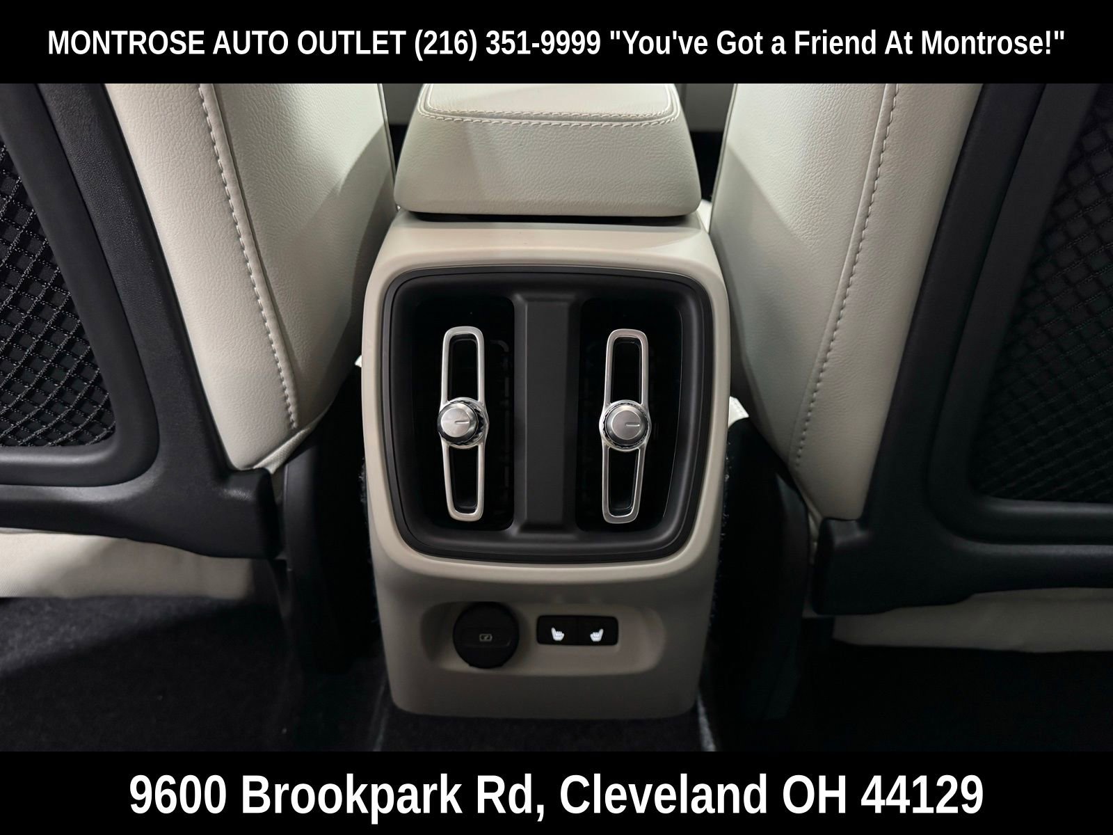 New 2026 Volvo XC40 B5 Plus w/ Protection Package Premier image 35